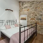 Vial Villa Labinci