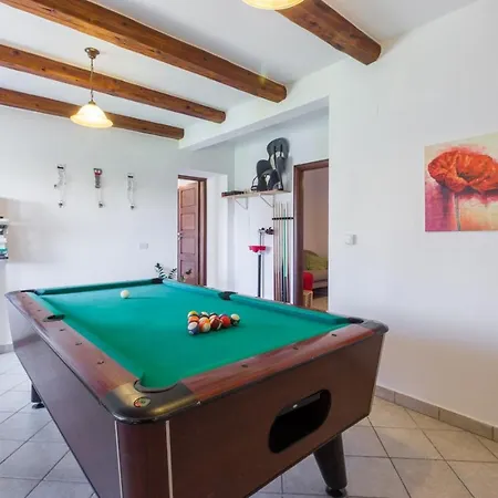 Vial Villa