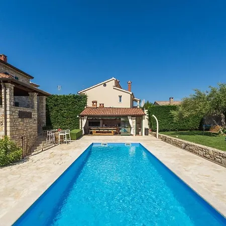 Vial Villa *
