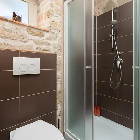 Vial Villa *