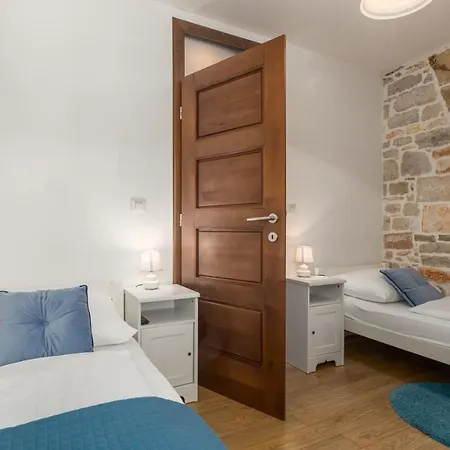 Vial فيلة Labinci